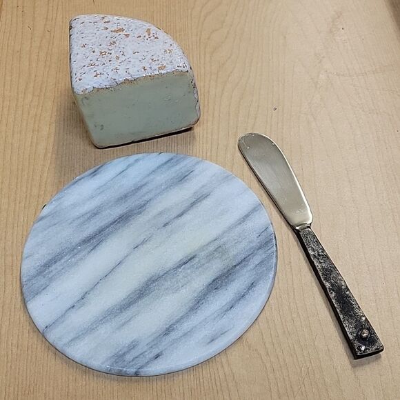 Assorted Grape/ Wine/ Cheese Items - Picture 2 of 5